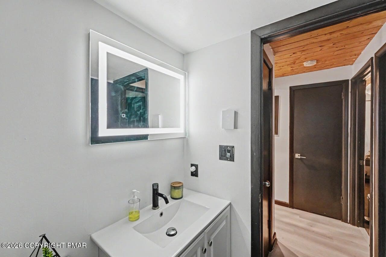 Full Bathroom - 1717 Rolling Hills Drive, Tobyhanna, PA 18466, Tobyhanna