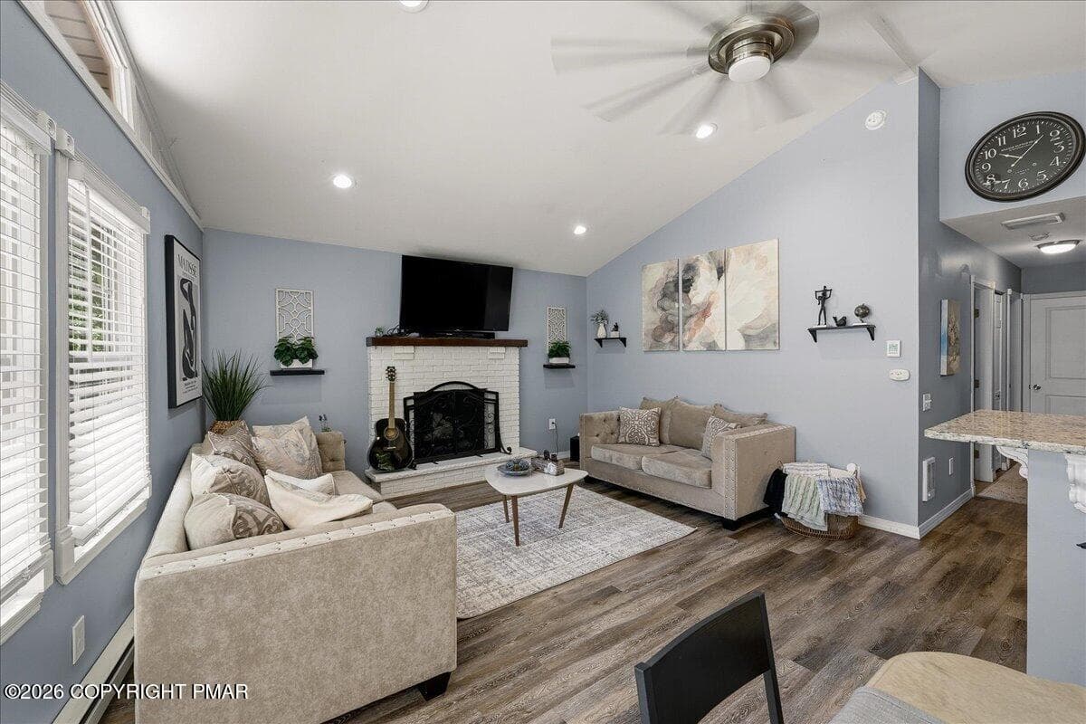 Living Room - 1739 Rolling Hills Drive, Tobyhanna, PA 18466