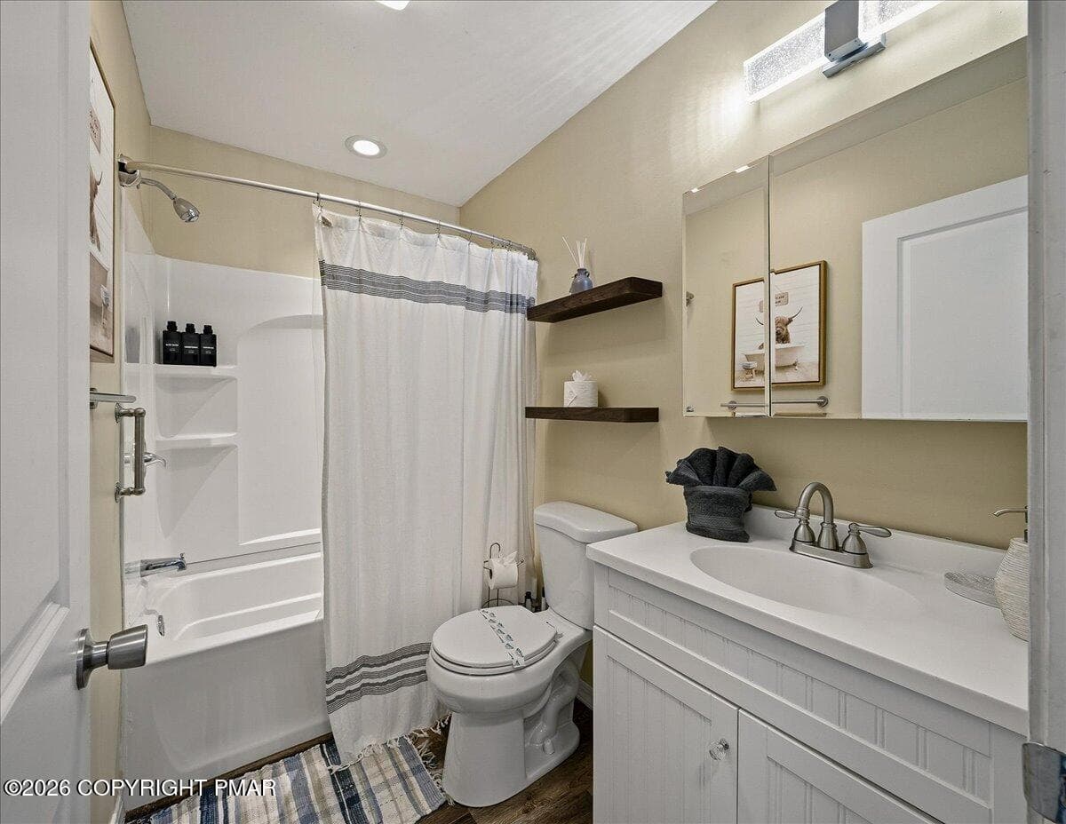 Bathroom #1 - 1739 Rolling Hills Drive, Tobyhanna, PA 18466