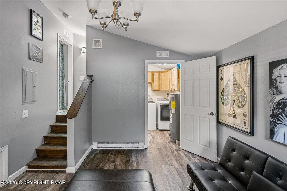 Family Room - 1739 Rolling Hills Drive, Tobyhanna, PA 18466, Tobyhanna