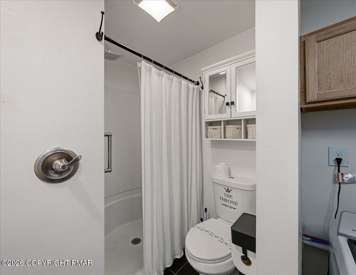 Bathroom #2 - 1739 Rolling Hills Drive, Tobyhanna, PA 18466, Tobyhanna
