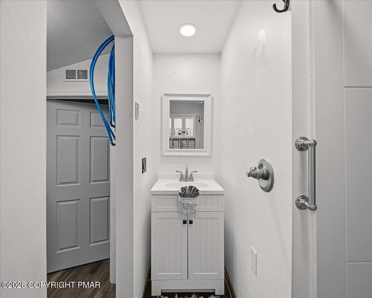 Bathroom #2 - 1739 Rolling Hills Drive, Tobyhanna, PA 18466