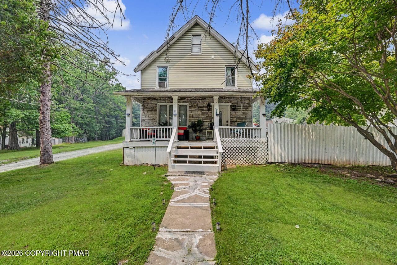 98 Fairview Ave 01 Large - 98 Fairview Avenue, Mount Pocono, PA 18344, Mount Pocono