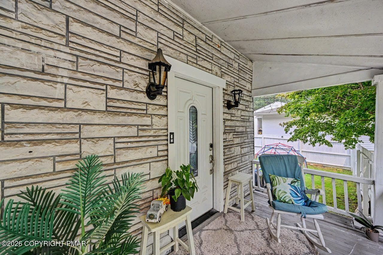 98 Fairview Ave 06 Large - 98 Fairview Avenue, Mount Pocono, PA 18344, Mount Pocono