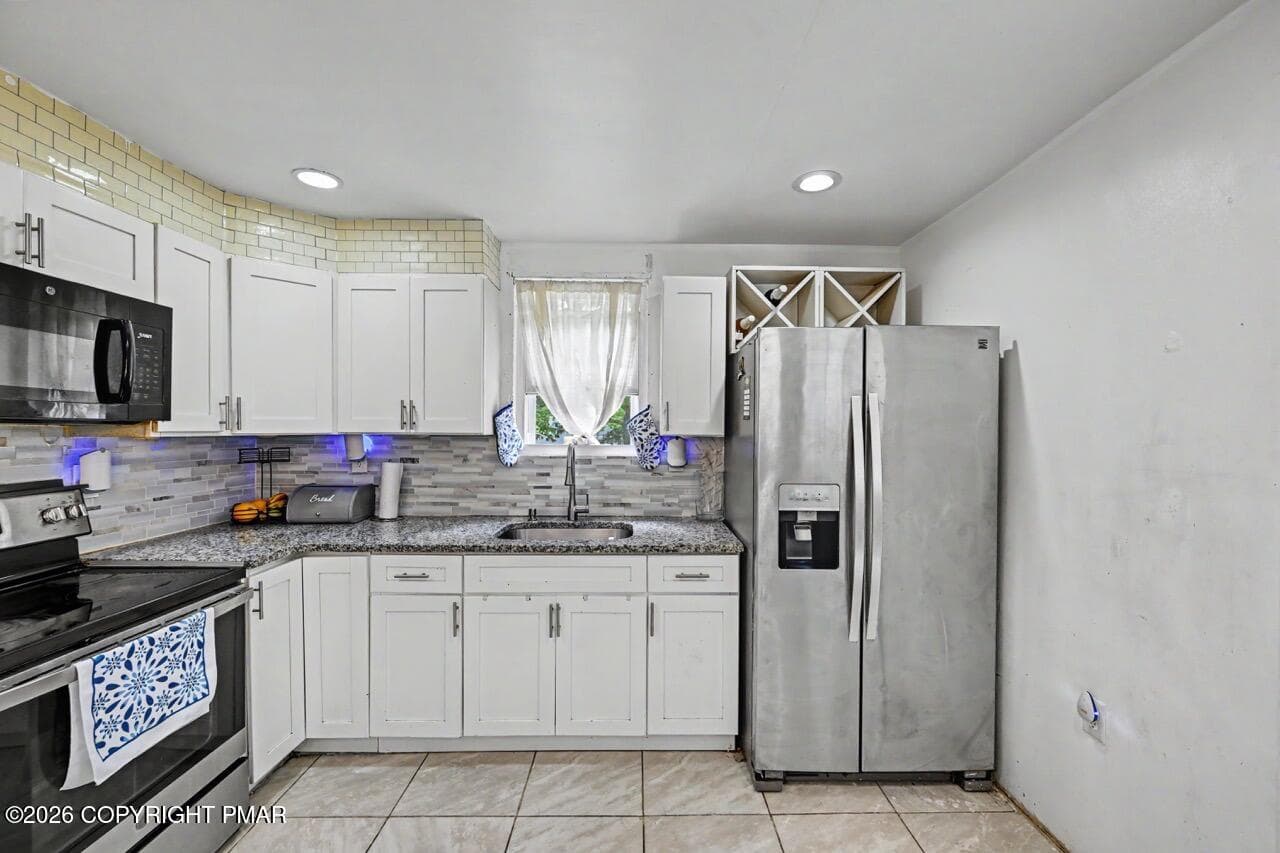 98 Fairview Ave 17 Large - 98 Fairview Avenue, Mount Pocono, PA 18344, Mount Pocono