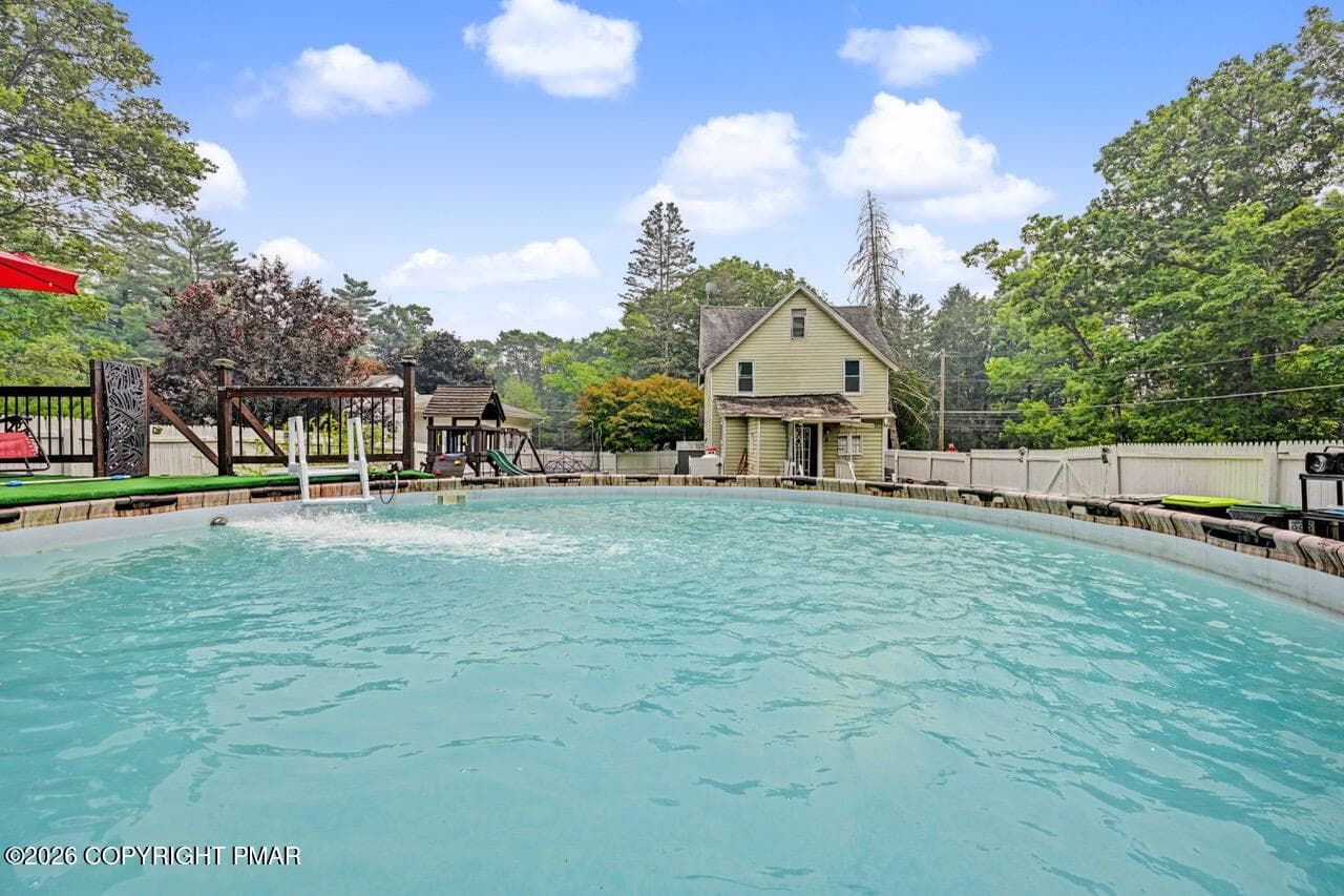 98 Fairview Ave 52 Large - 98 Fairview Avenue, Mount Pocono, PA 18344, Mount Pocono