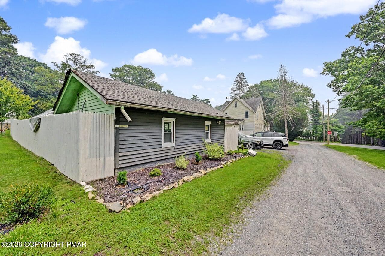 98 Fairview Ave 58 Large - 98 Fairview Avenue, Mount Pocono, PA 18344, Mount Pocono