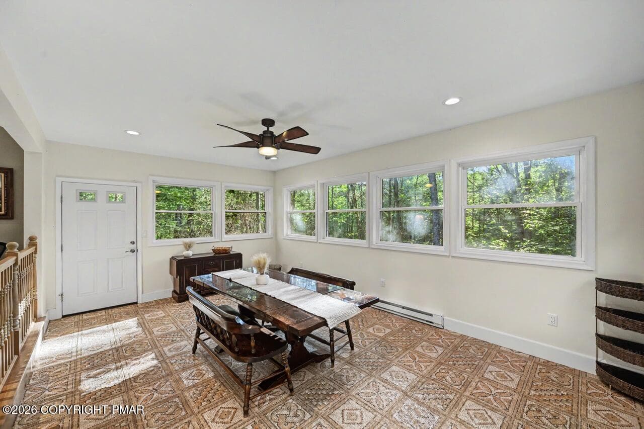 Dining - 5215 Pioneer Trail, Pocono Pines, PA 18350