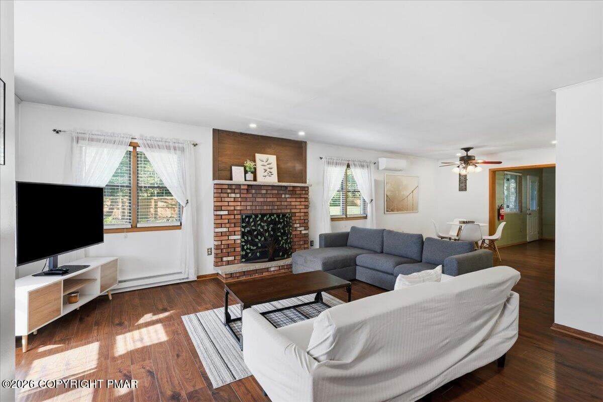 Living Room - 1100 Blackberry Road, Pocono Lake, PA 18347, Pocono Lake