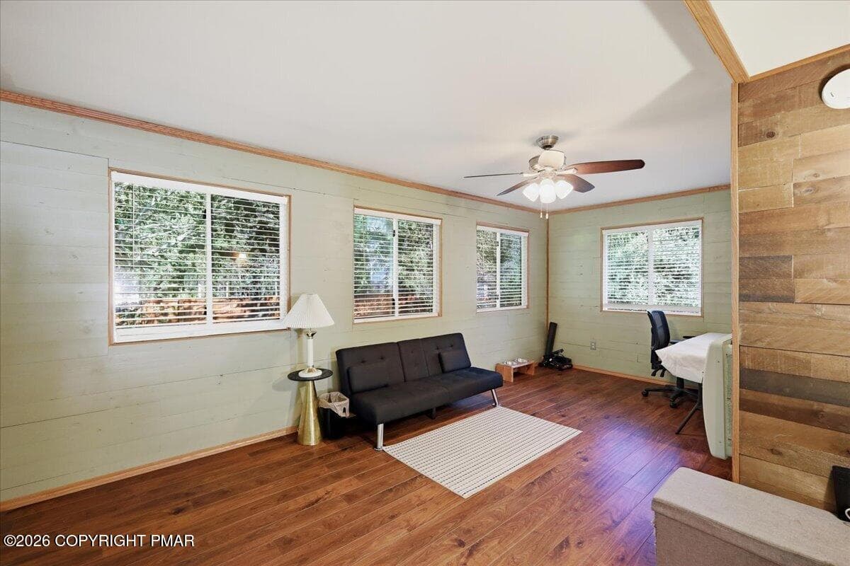 Four Season Room - 1100 Blackberry Road, Pocono Lake, PA 18347, Pocono Lake