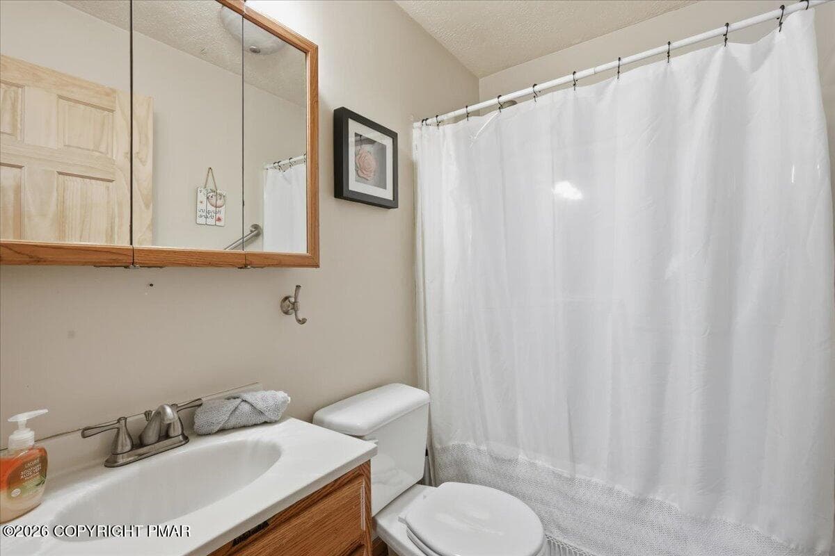Hall Bath - 1100 Blackberry Road, Pocono Lake, PA 18347, Pocono Lake
