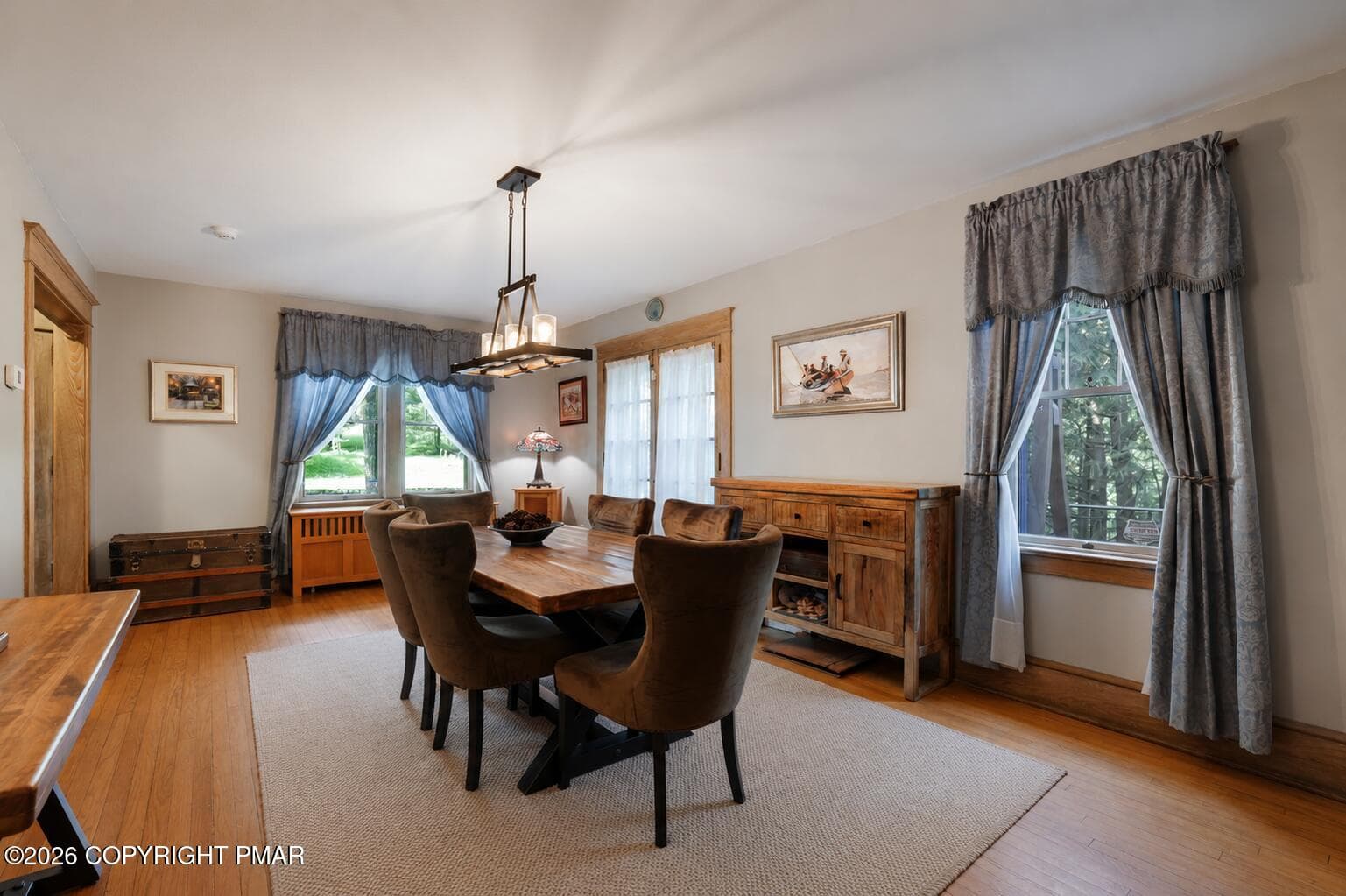 Din - 55 Center Avenue, Mount Pocono, PA 18344, Mount Pocono
