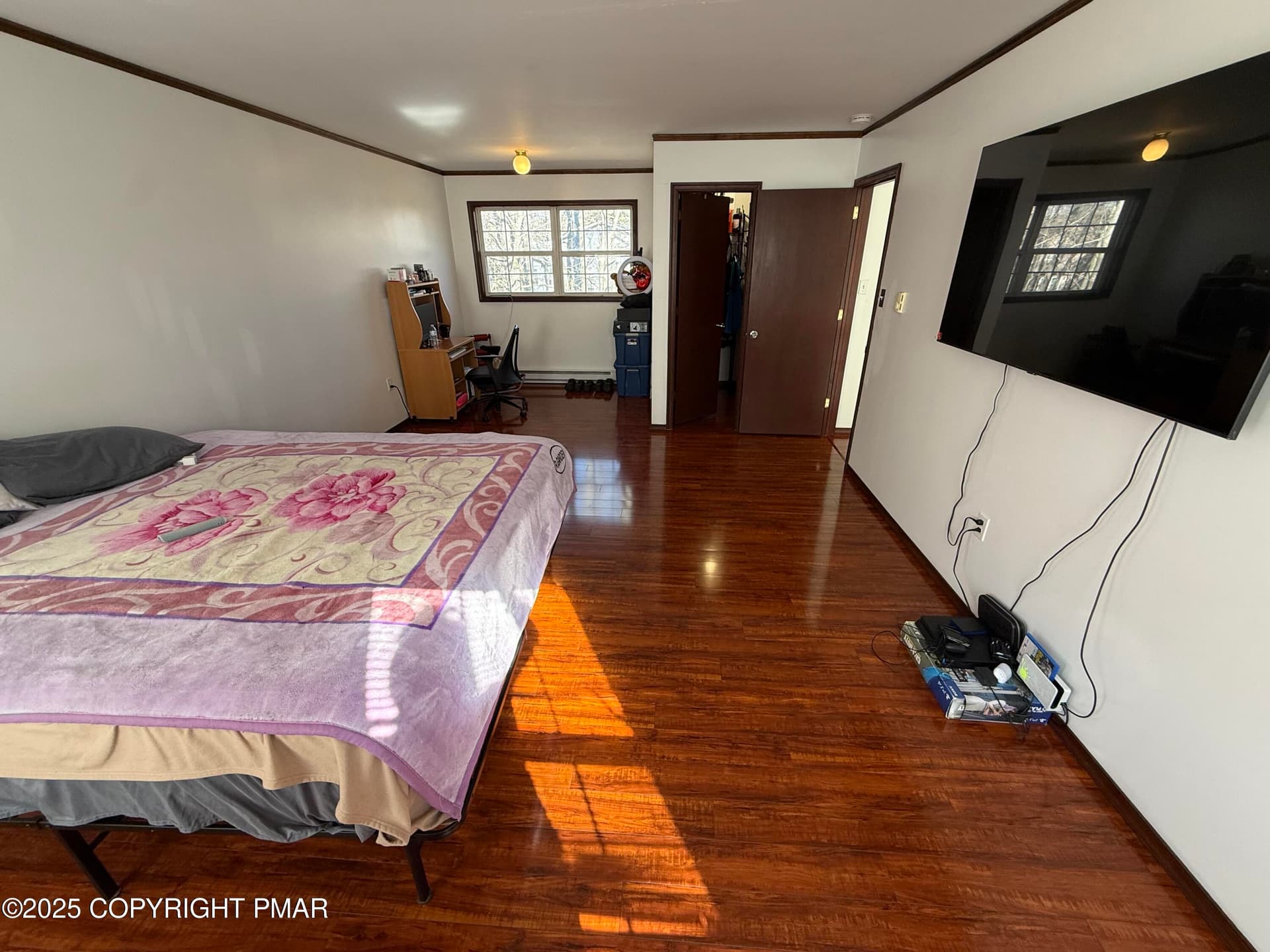 Main bedroom w/ Walk in Closet - 9043 Idlewild Drive, Tobyhanna, PA 18466