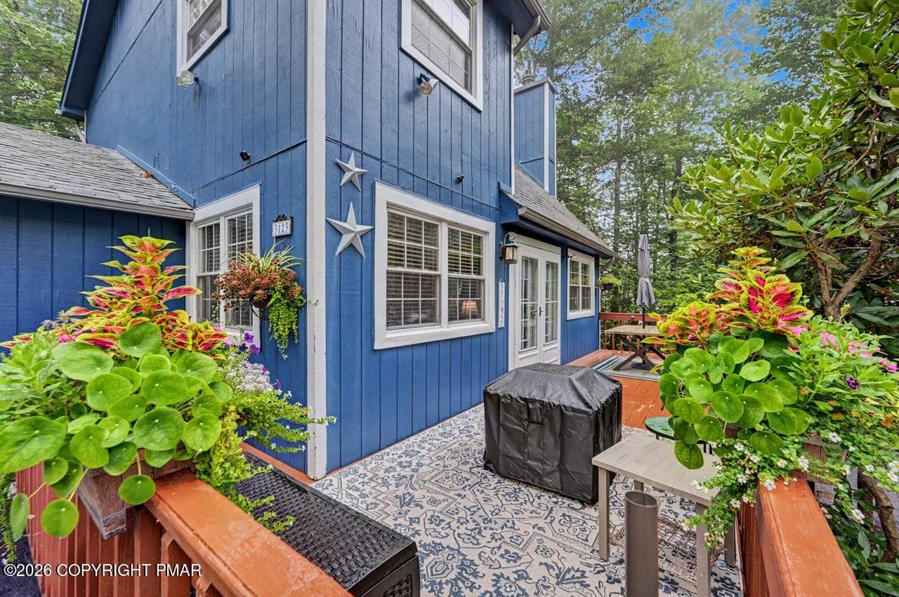 Nice Sized Sitting Area - 3123 Lewis Crown Drive, Tobyhanna, PA 18466, Tobyhanna