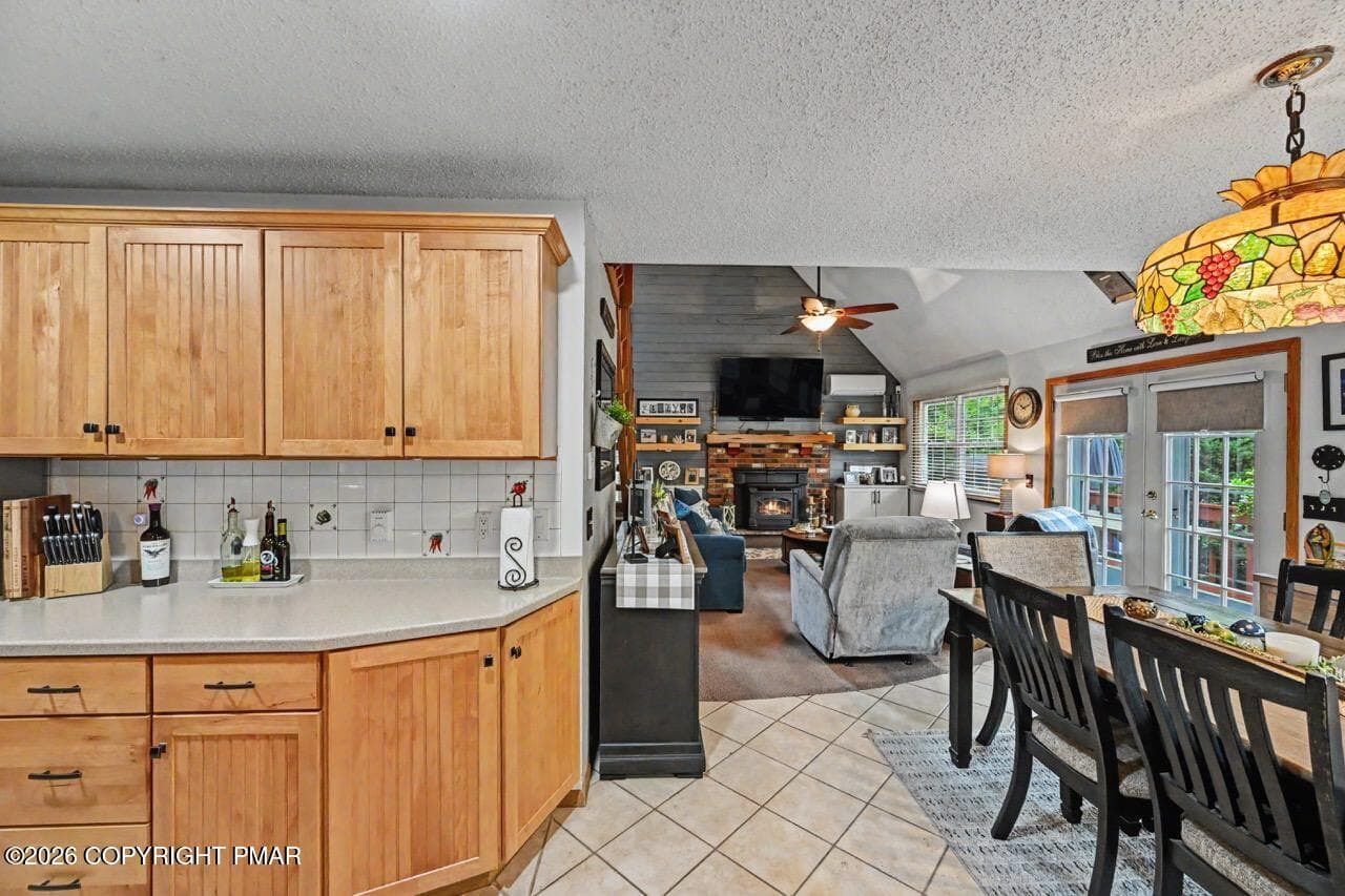 Great Flow throughout! - 3123 Lewis Crown Drive, Tobyhanna, PA 18466, Tobyhanna