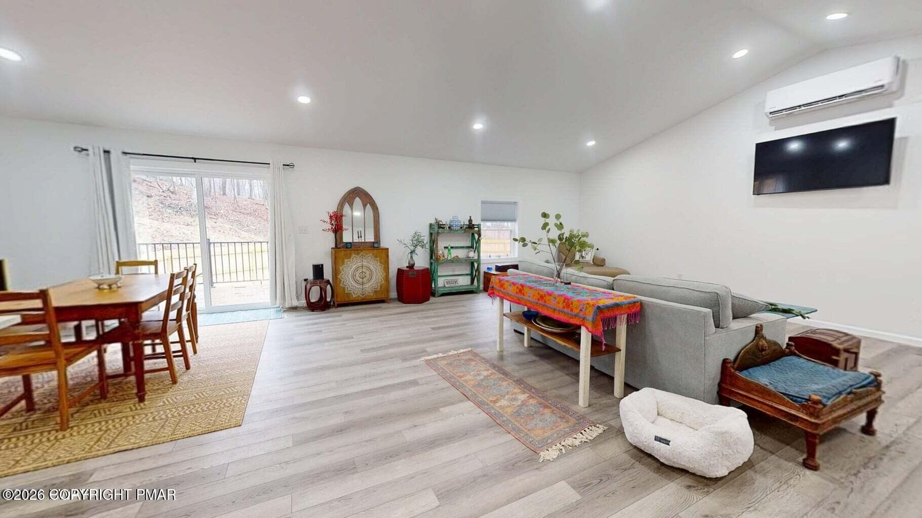 Open concept living - 109 Pitch Pine Lane, Milford, PA 18337, Milford