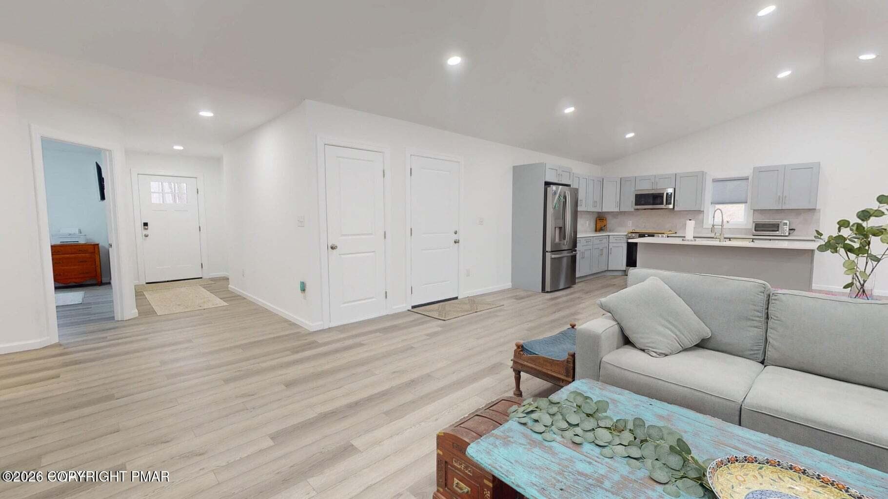 Open concept living - 109 Pitch Pine Lane, Milford, PA 18337, Milford
