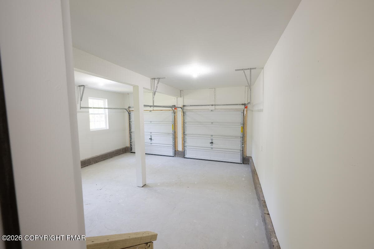 Garage - 181 Whitetail Road, Henryville, PA 18332, Henryville