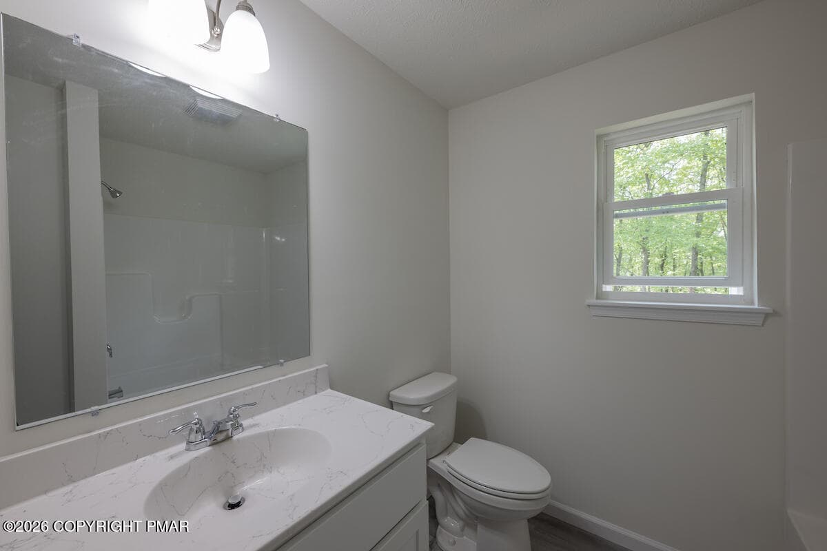 Bath 2 - 22 - 181 Whitetail Road, Henryville, PA 18332, Henryville
