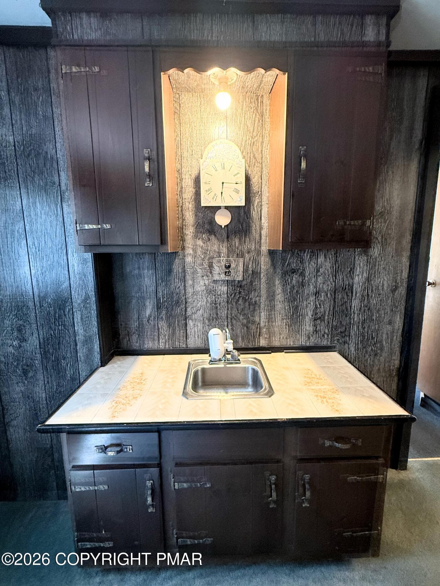 wet bar fam room - 304 Leaf Street, Tobyhanna, PA 18466