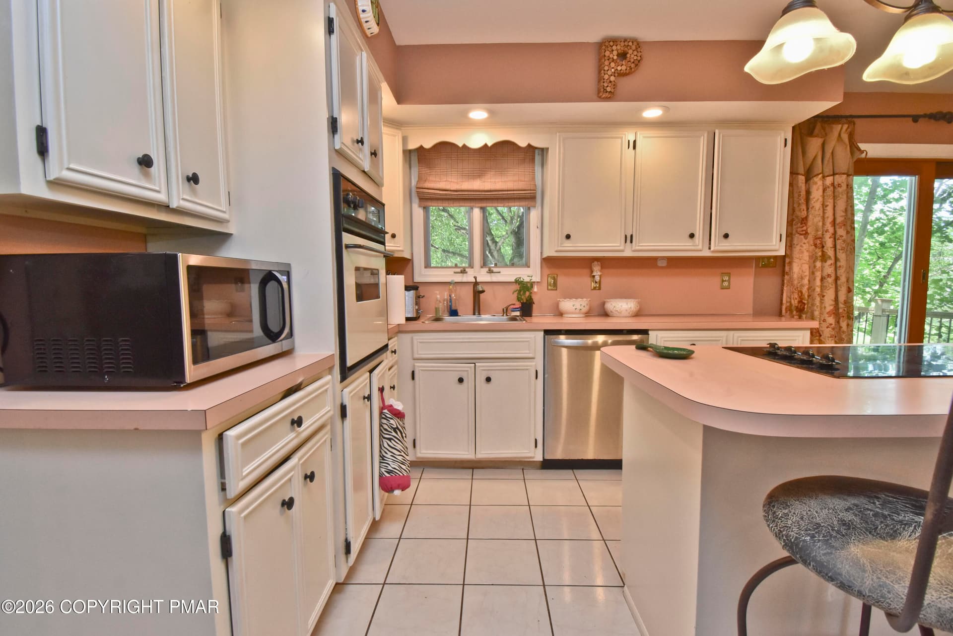 2 Kitchen (5) - 105 Kent Road, Stroudsburg, PA 18360