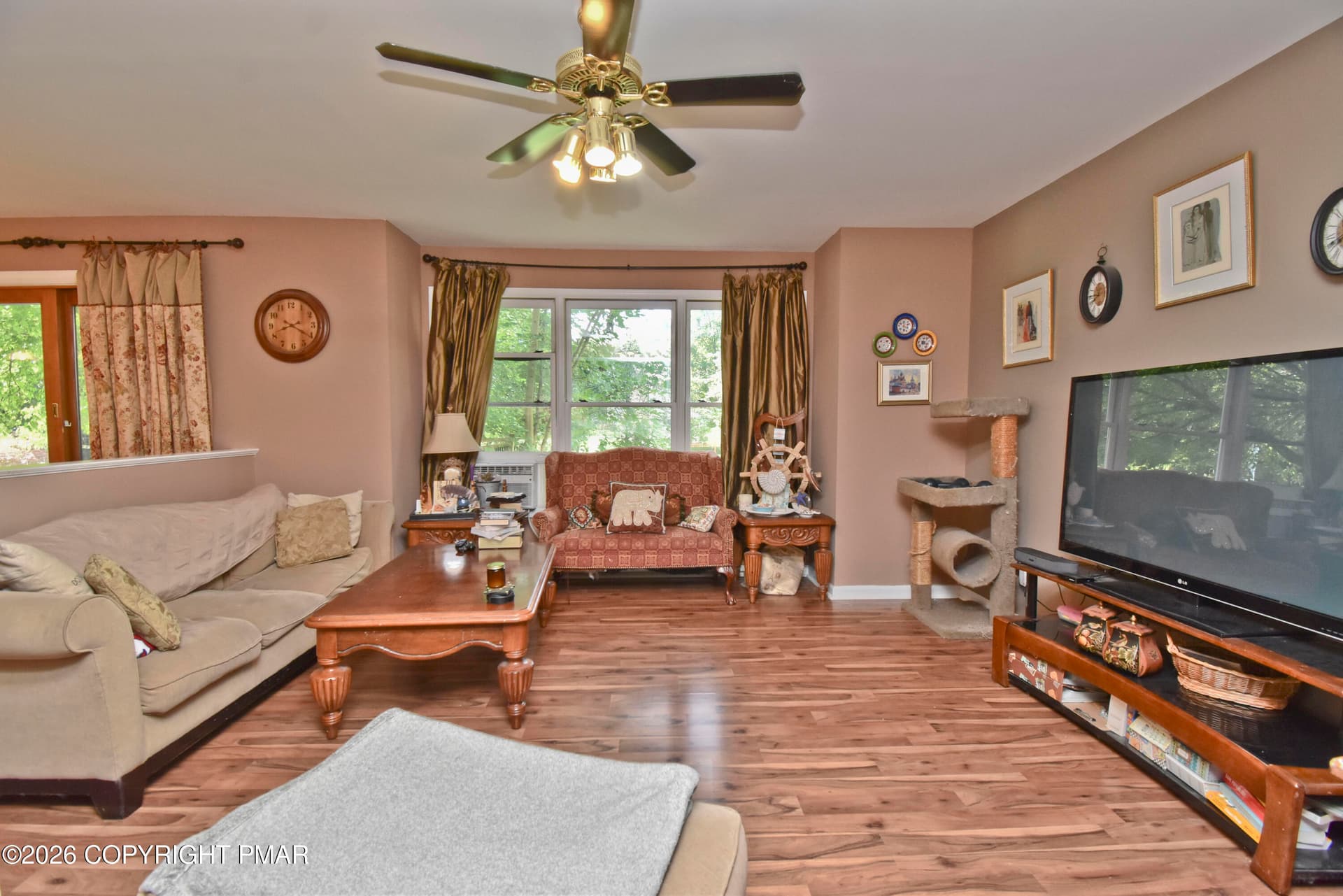 3 Family Room (2) - 105 Kent Road, Stroudsburg, PA 18360