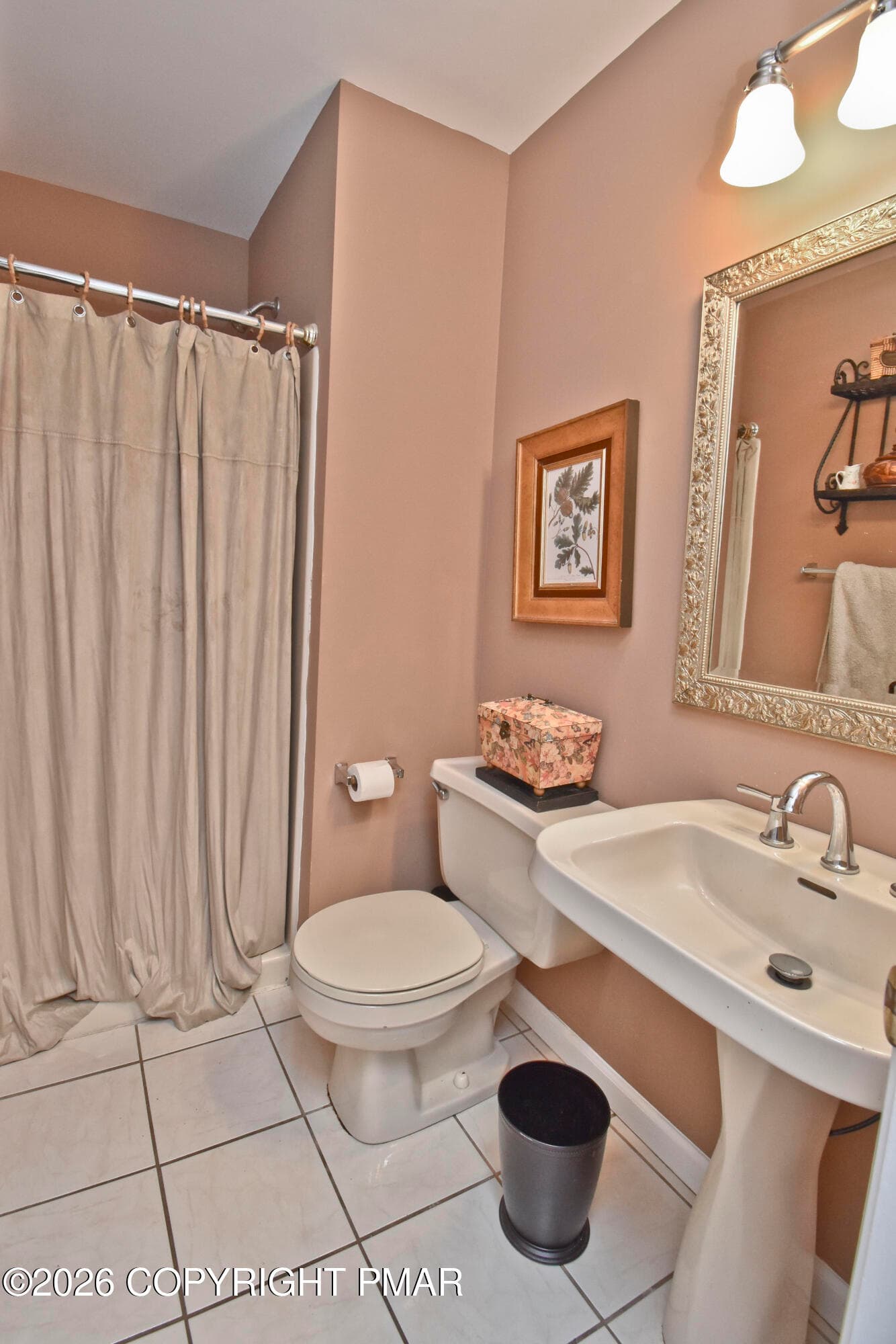 5.5 Bath - 105 Kent Road, Stroudsburg, PA 18360, Stroudsburg