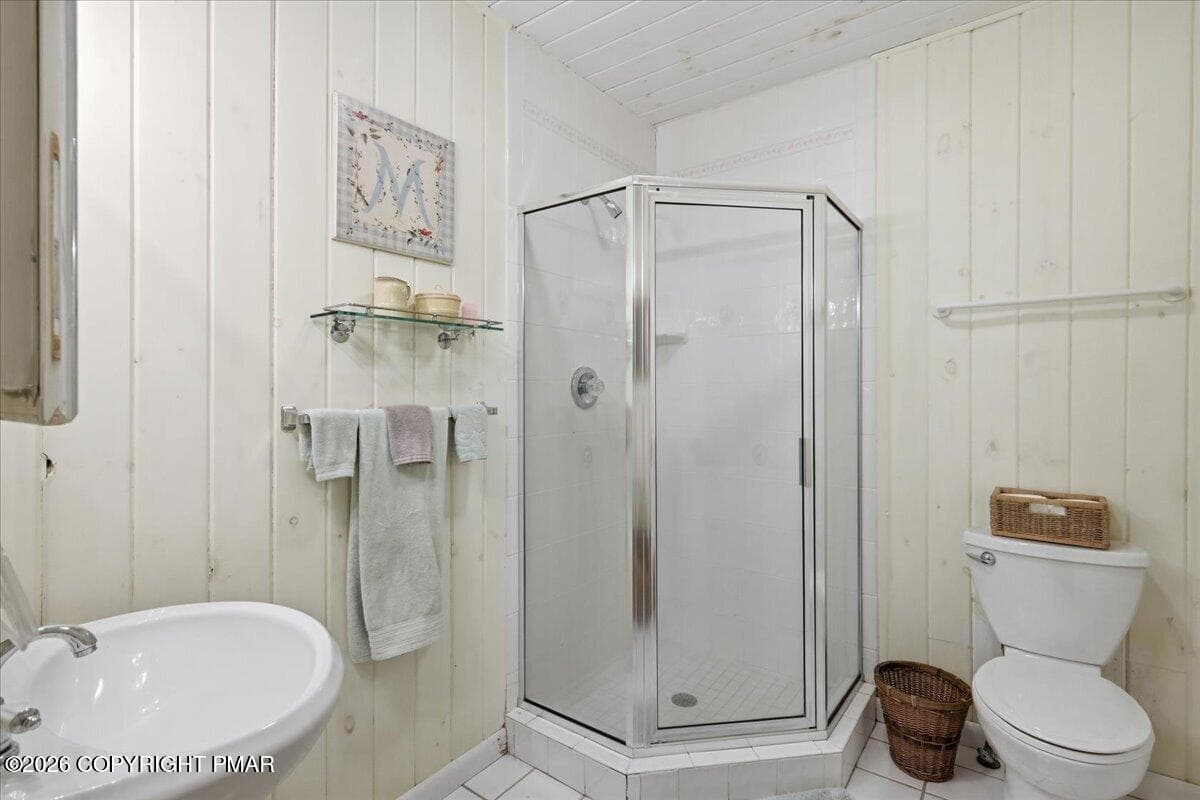 En suite bathroom 3 - 214 Goldenrod Lane, Buck Hill Falls, PA 18323, Buck Hill Falls