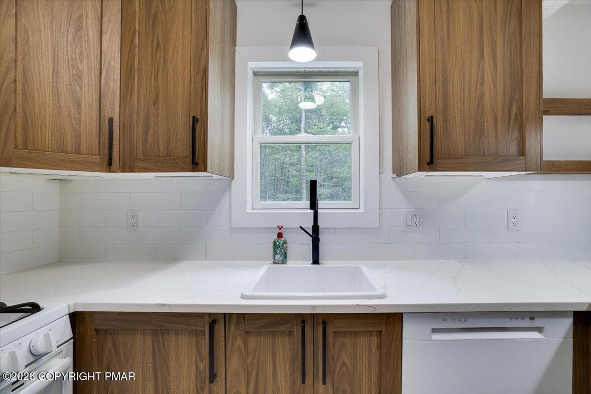 Kitchen - 1065 Breezewood Drive, Newfoundland, PA 18445, Newfoundland