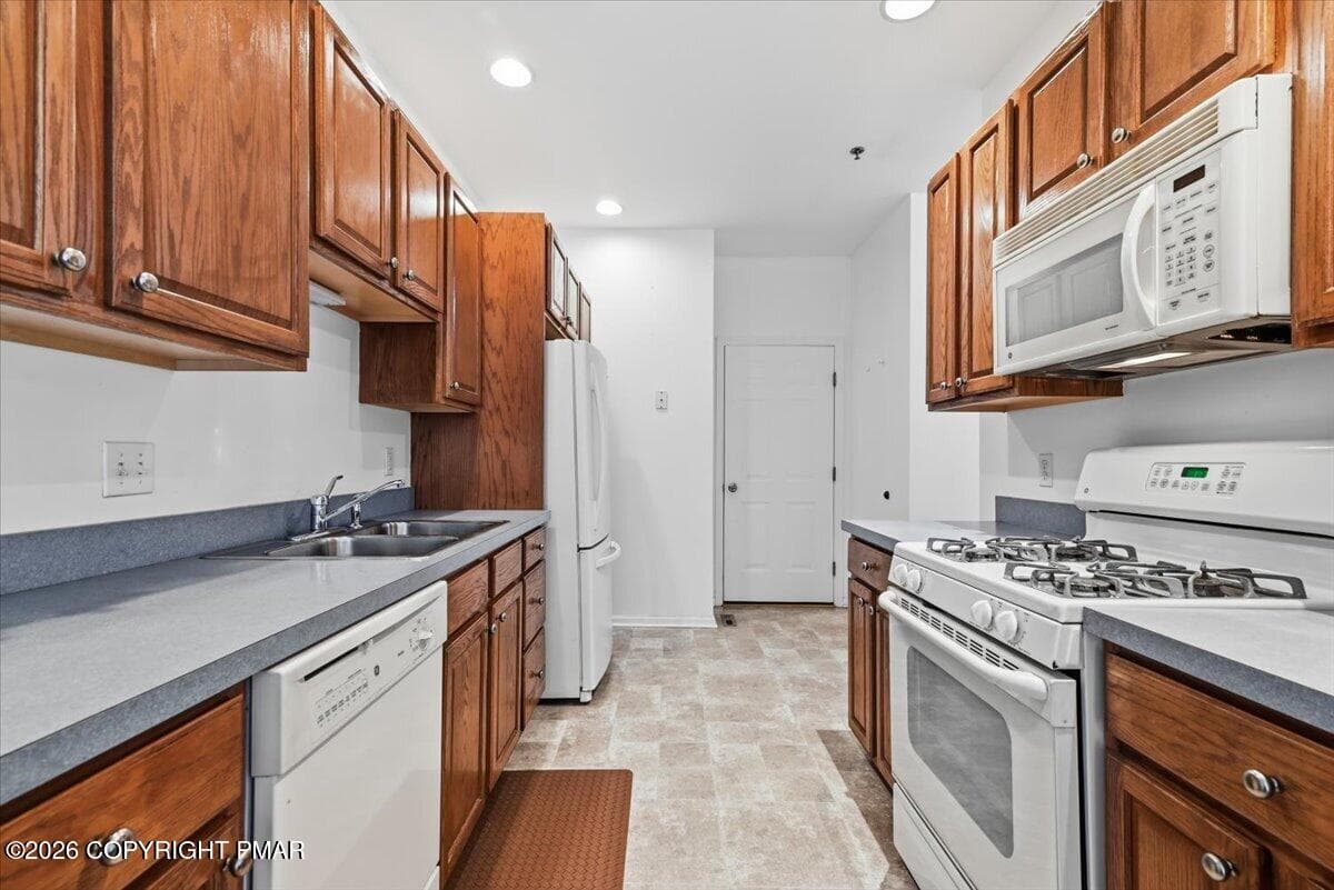 Kitchen - 7 Oak Leaf Lane, East Stroudsburg, PA 18301, East Stroudsburg
