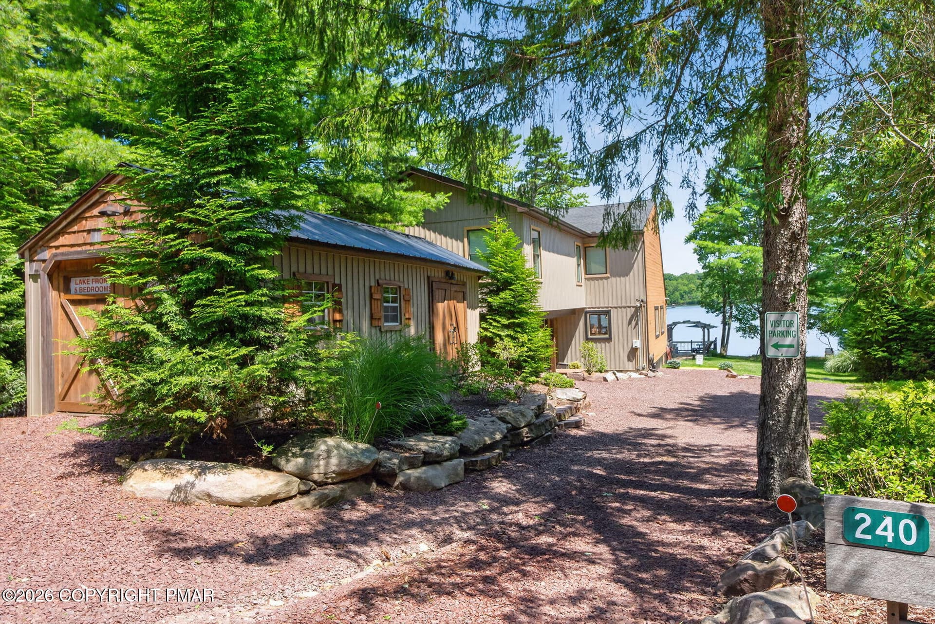 240 S Lake Drive, Lake Harmony, PA 18624