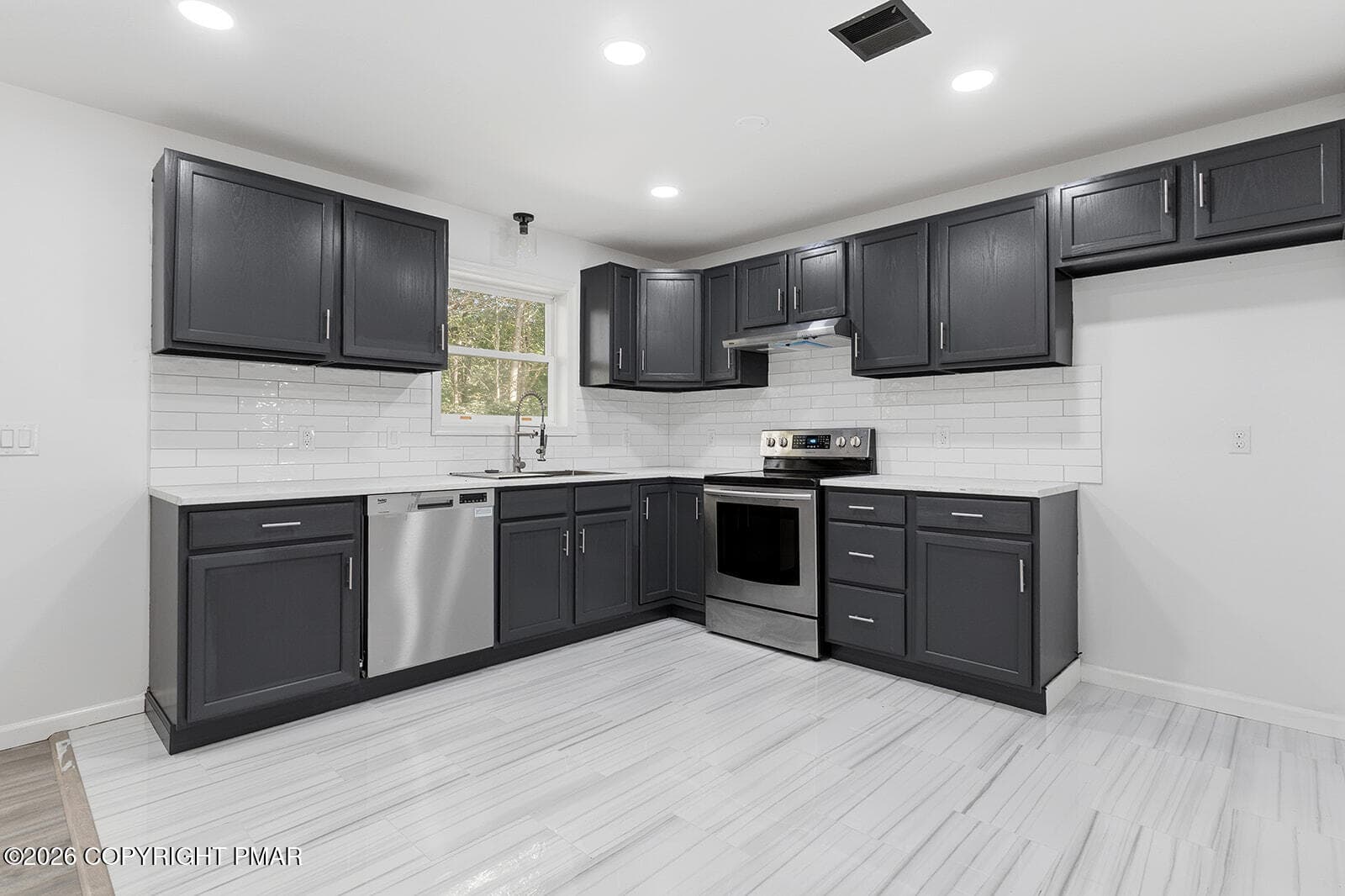 Kitchen - 2081 Minqua Trail, Tobyhanna, PA 18466