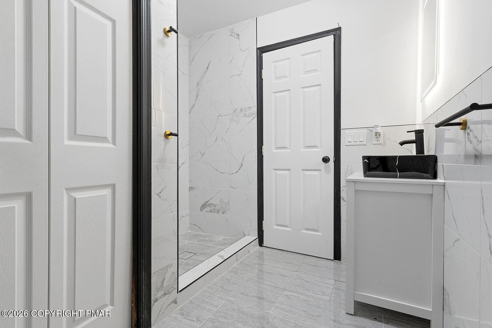 Bathroom with Laundry - 2081 Minqua Trail, Tobyhanna, PA 18466