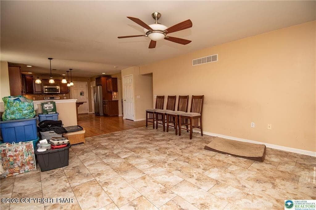 56 - 1603 Kings Court, Pen Argyl, PA 18072, Pen Argyl