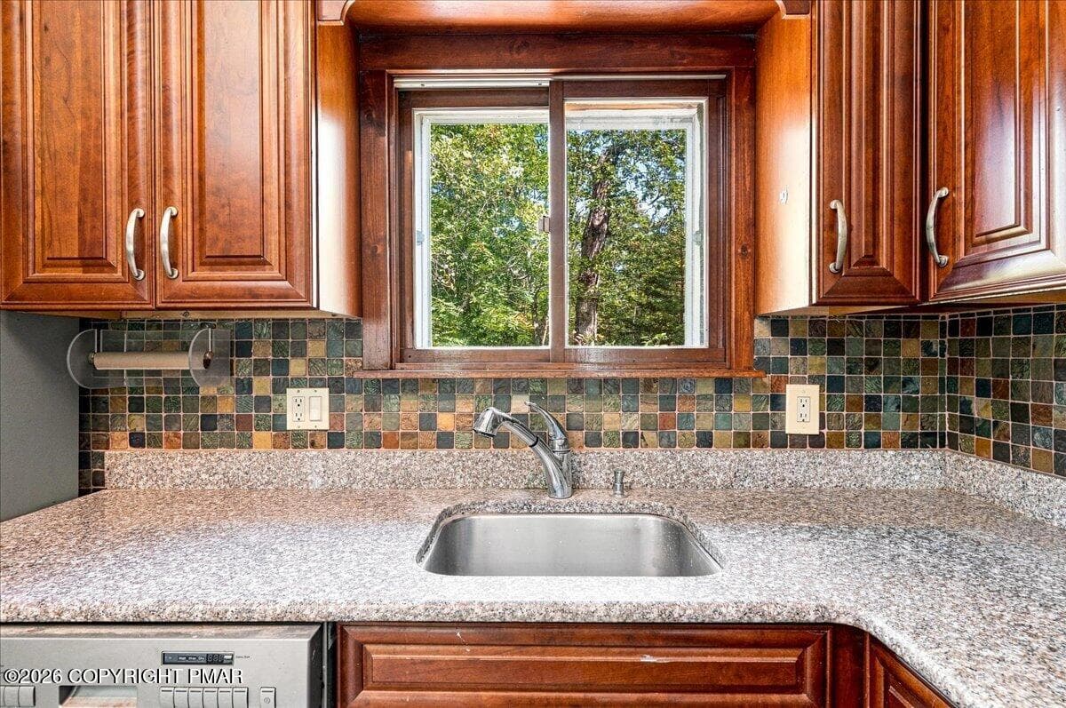 Kitchen Sink - 6520 Runnymeade Lane, Tobyhanna, PA 18466