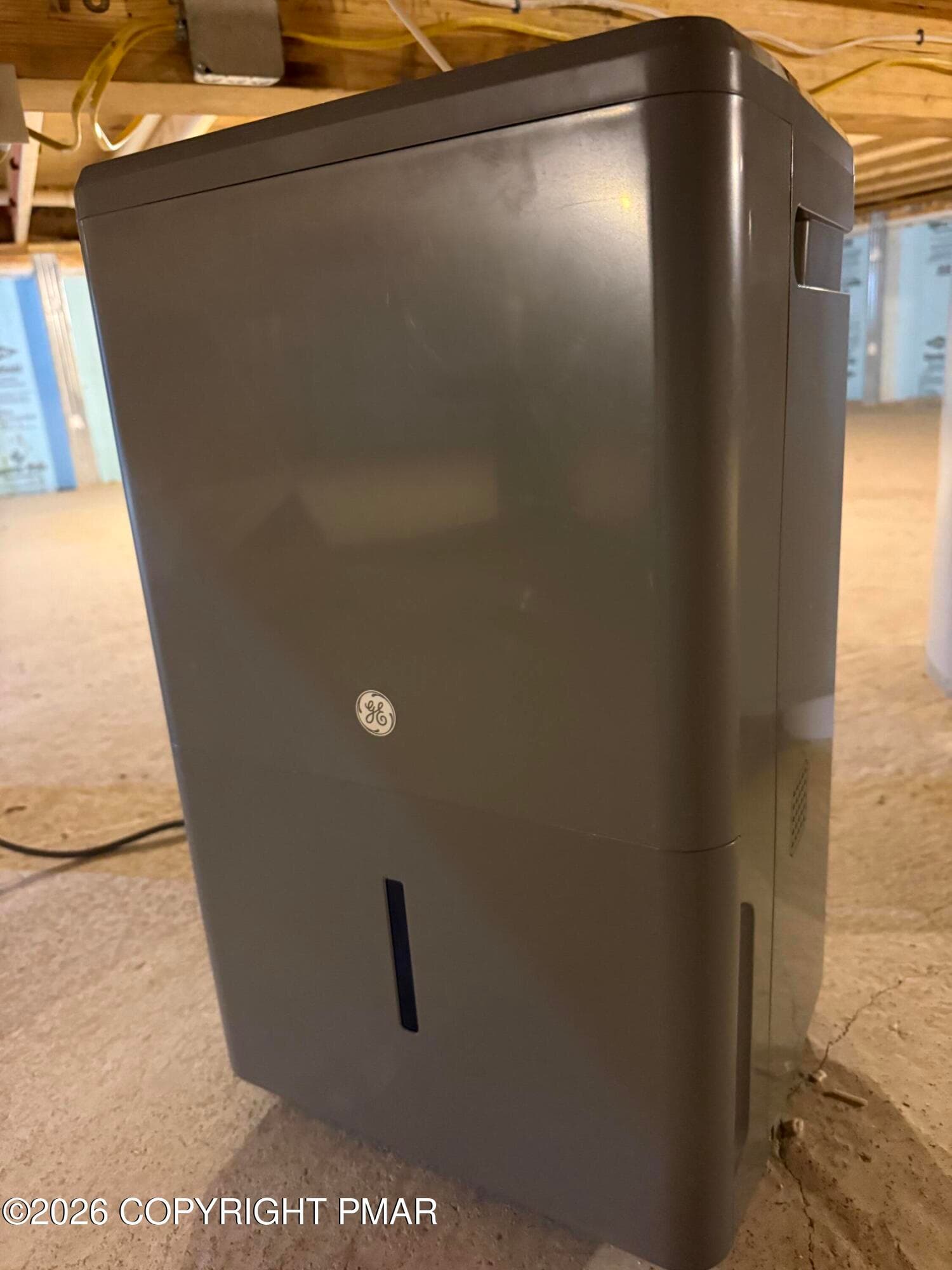 dehumidifier - 48 Keats Lane, Albrightsville, PA 18210, Albrightsville