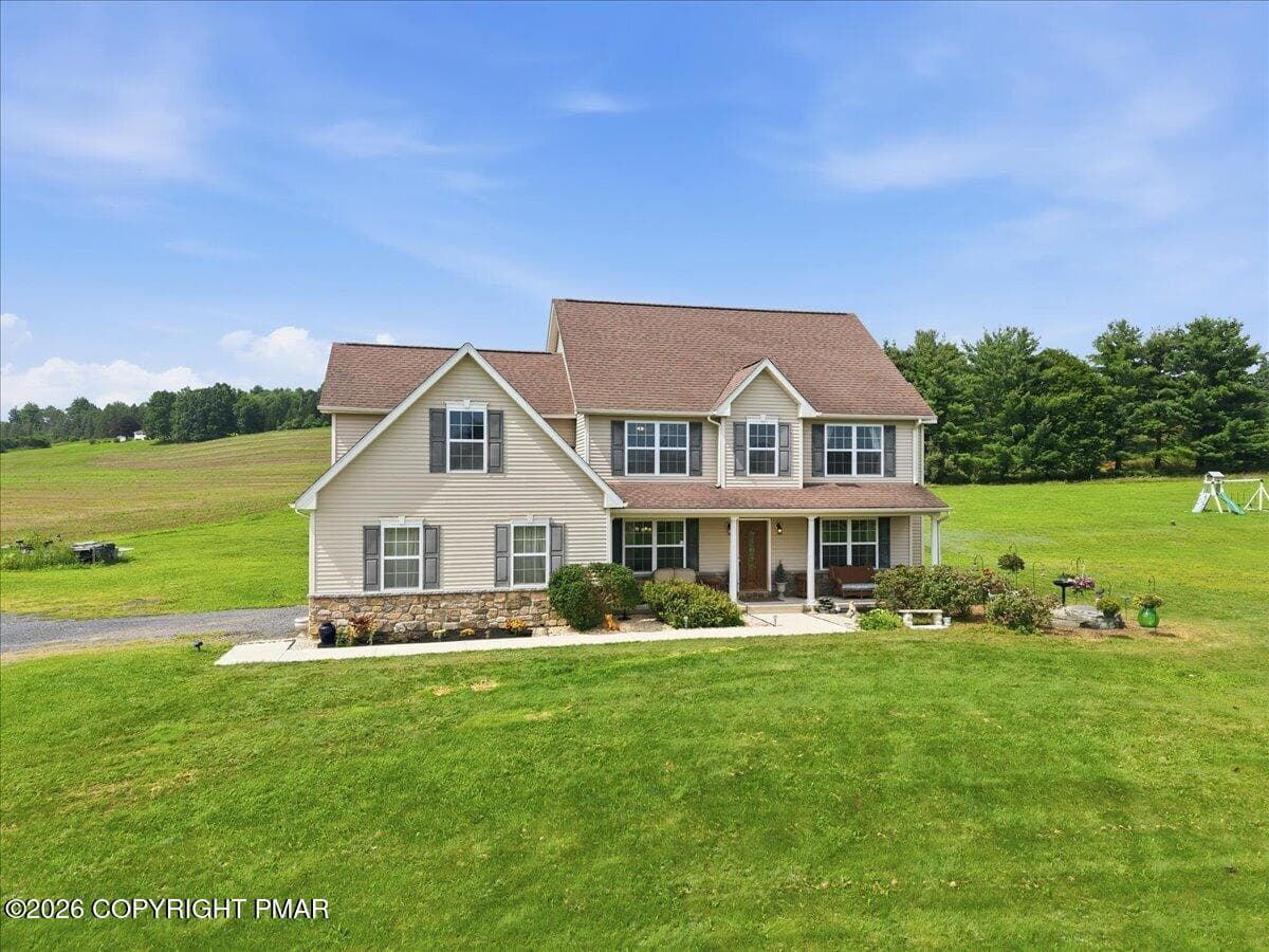2Outside - 707 Gilbert Road, Gilbert, PA 18331