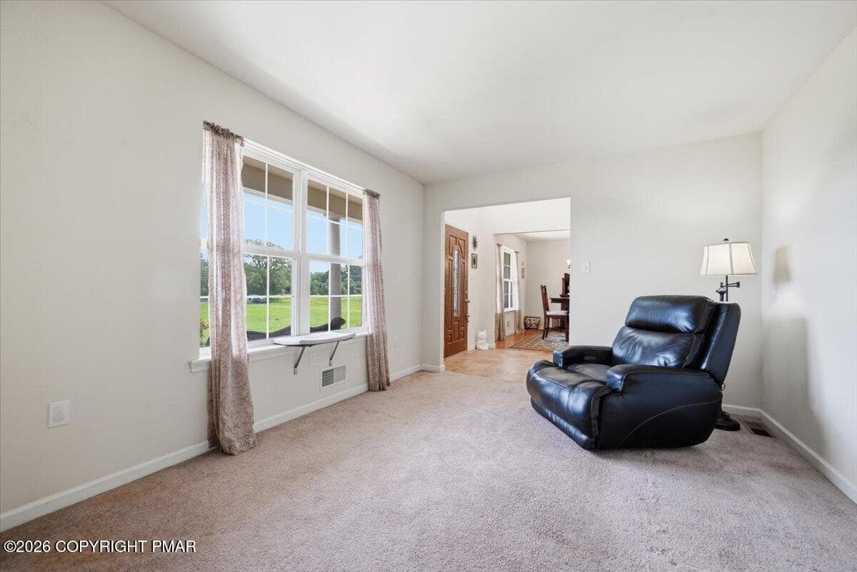 6 Sitting - 707 Gilbert Road, Gilbert, PA 18331