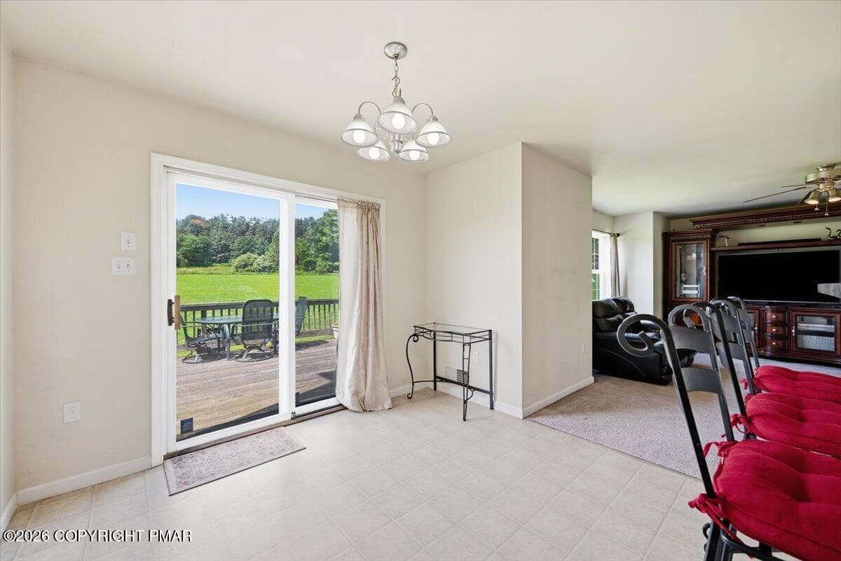 13Breakfast - 707 Gilbert Road, Gilbert, PA 18331