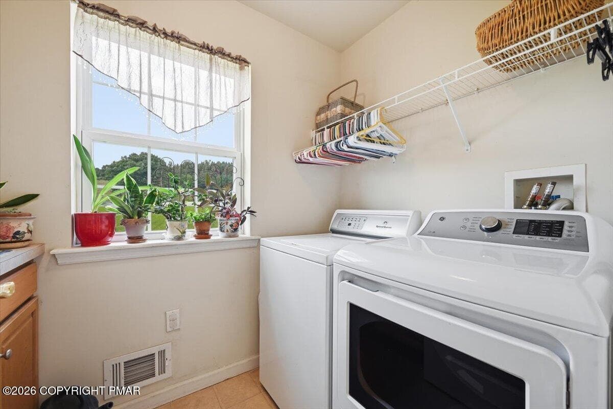 16 Laundry - 707 Gilbert Road, Gilbert, PA 18331
