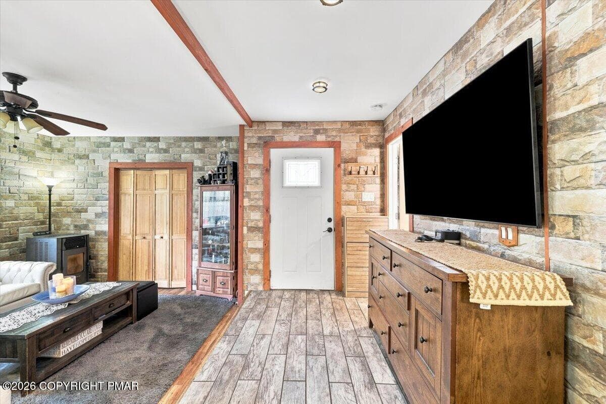 ENTRANCE - 2385 Winding Way, Tobyhanna, PA 18466