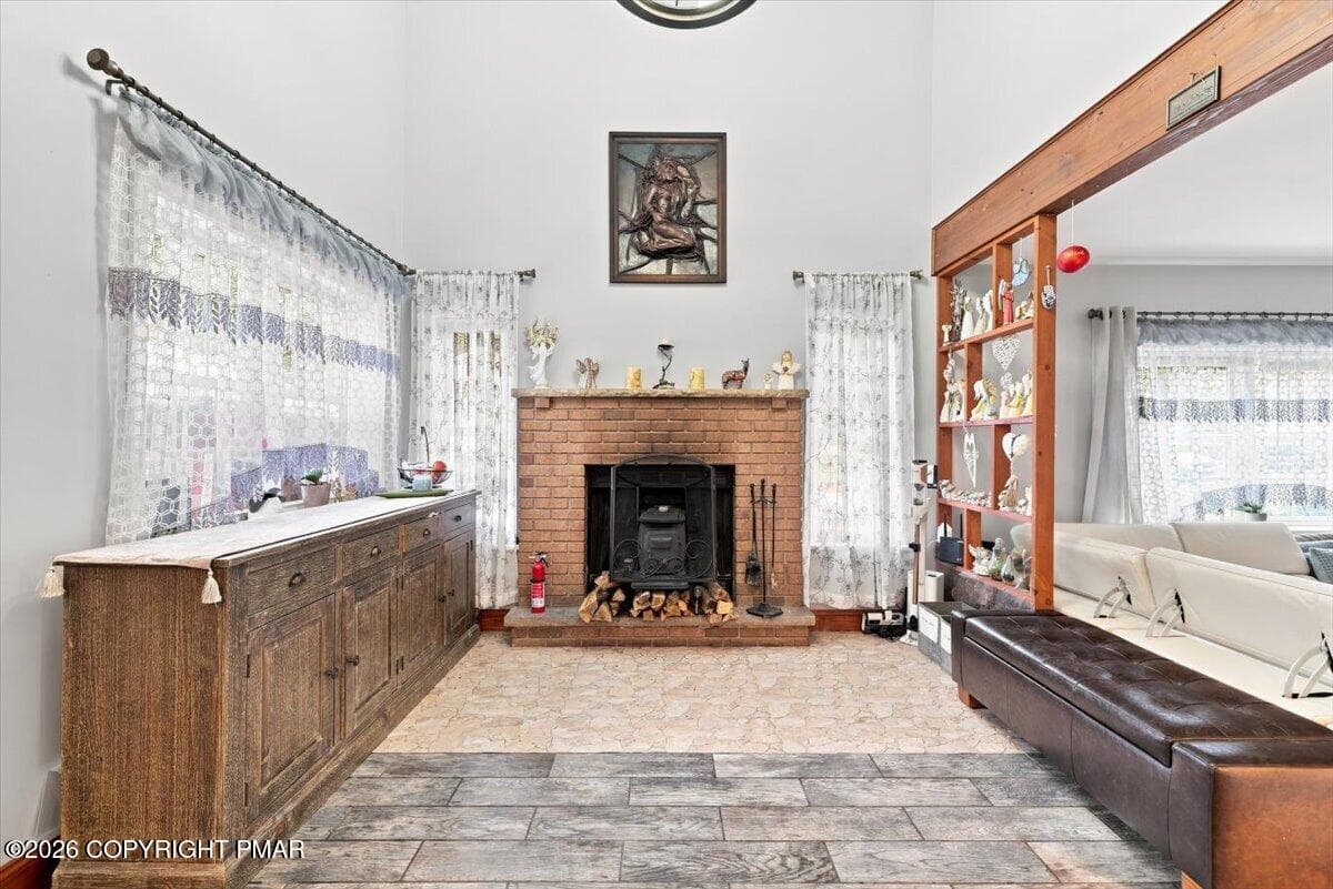 FIREPLACE WITH INSERT - 2385 Winding Way, Tobyhanna, PA 18466, Tobyhanna