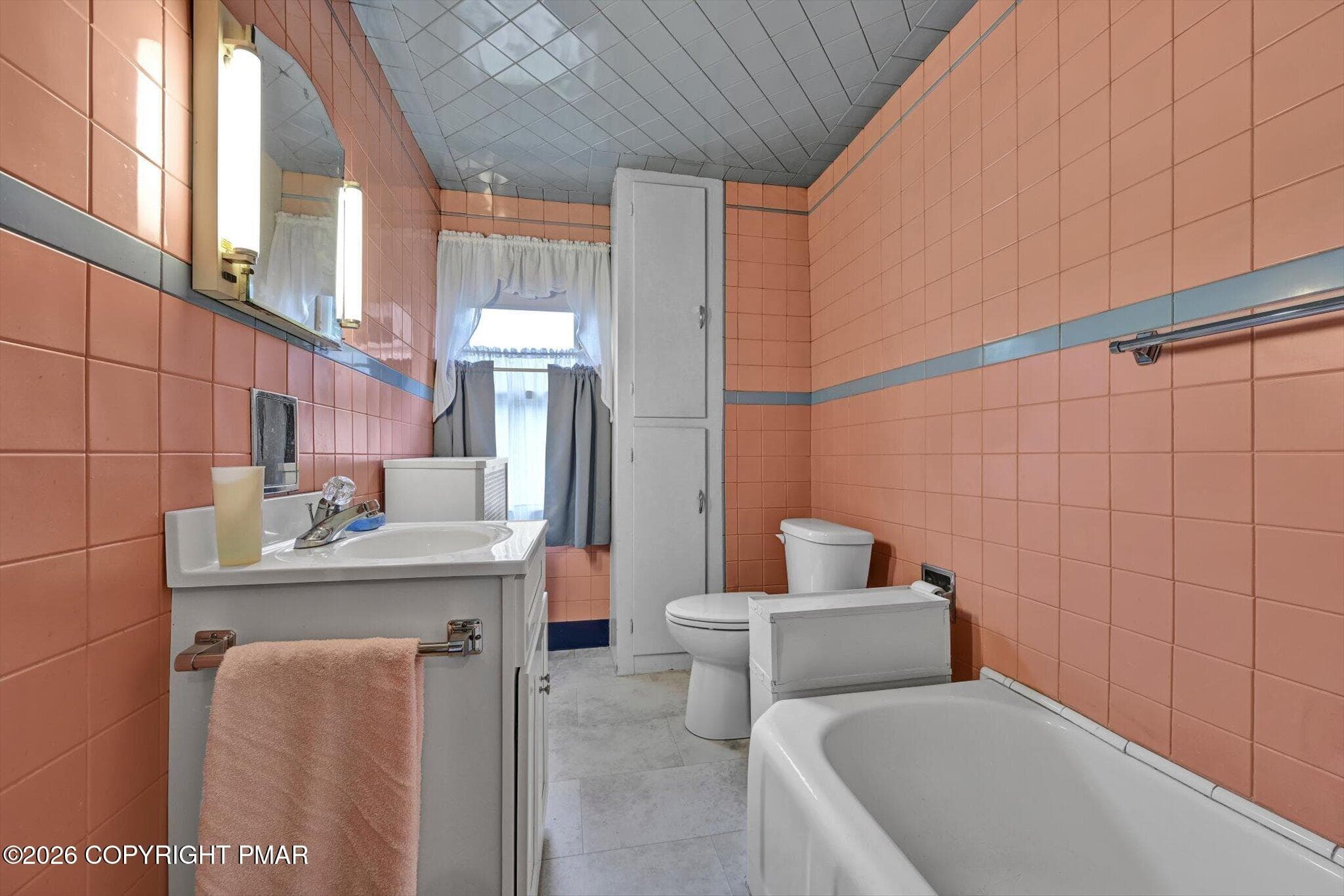 26-Bathroom - 221 N Mill Street, Saint Clair, PA 17970, Saint Clair