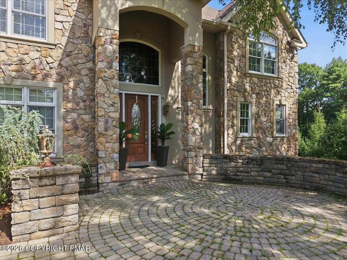 007-139_dji_fly_20260904_140604_0289_178 - 150 Kettle Ridge Drive, Stroudsburg, PA 18360