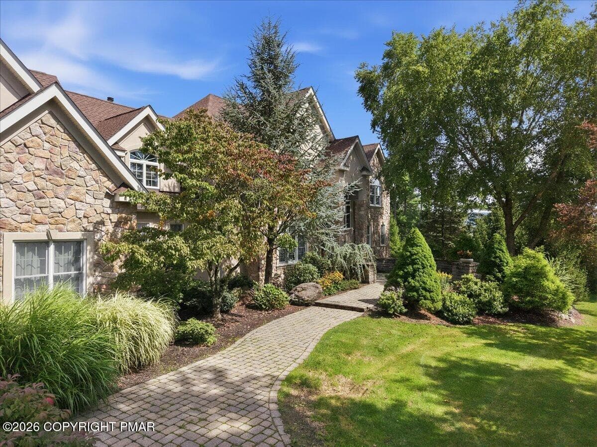 132-100_dji_fly_20260904_140550_0288_178 - 150 Kettle Ridge Drive, Stroudsburg, PA 18360