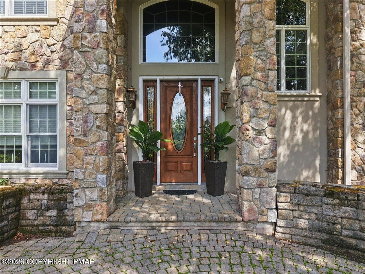 009-141_dji_fly_20260904_140612_0291_178 - 150 Kettle Ridge Drive, Stroudsburg, PA 18360