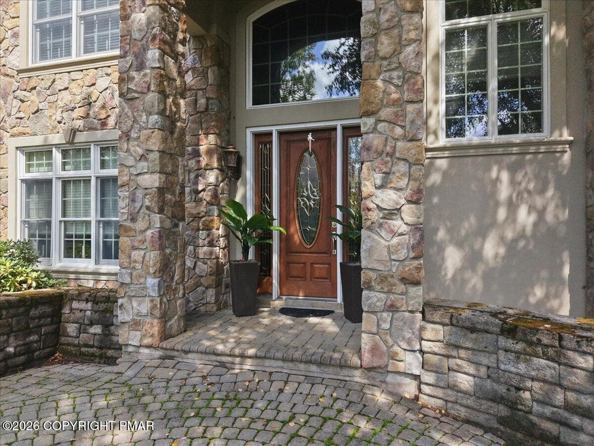 010-142_dji_fly_20260904_140614_0292_178 - 150 Kettle Ridge Drive, Stroudsburg, PA 18360
