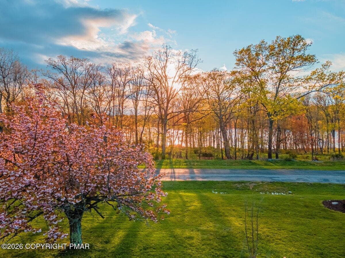 Eagle Point Townhomes - 129 Condor Dr. Drive 17, Tamiment, PA 18371, Tamiment