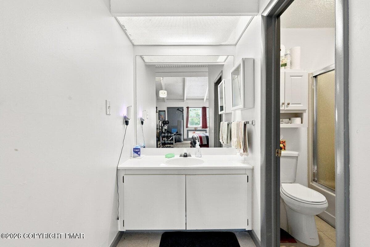 Full Bathroom - 129 Condor Dr. Drive 17, Tamiment, PA 18371, Tamiment