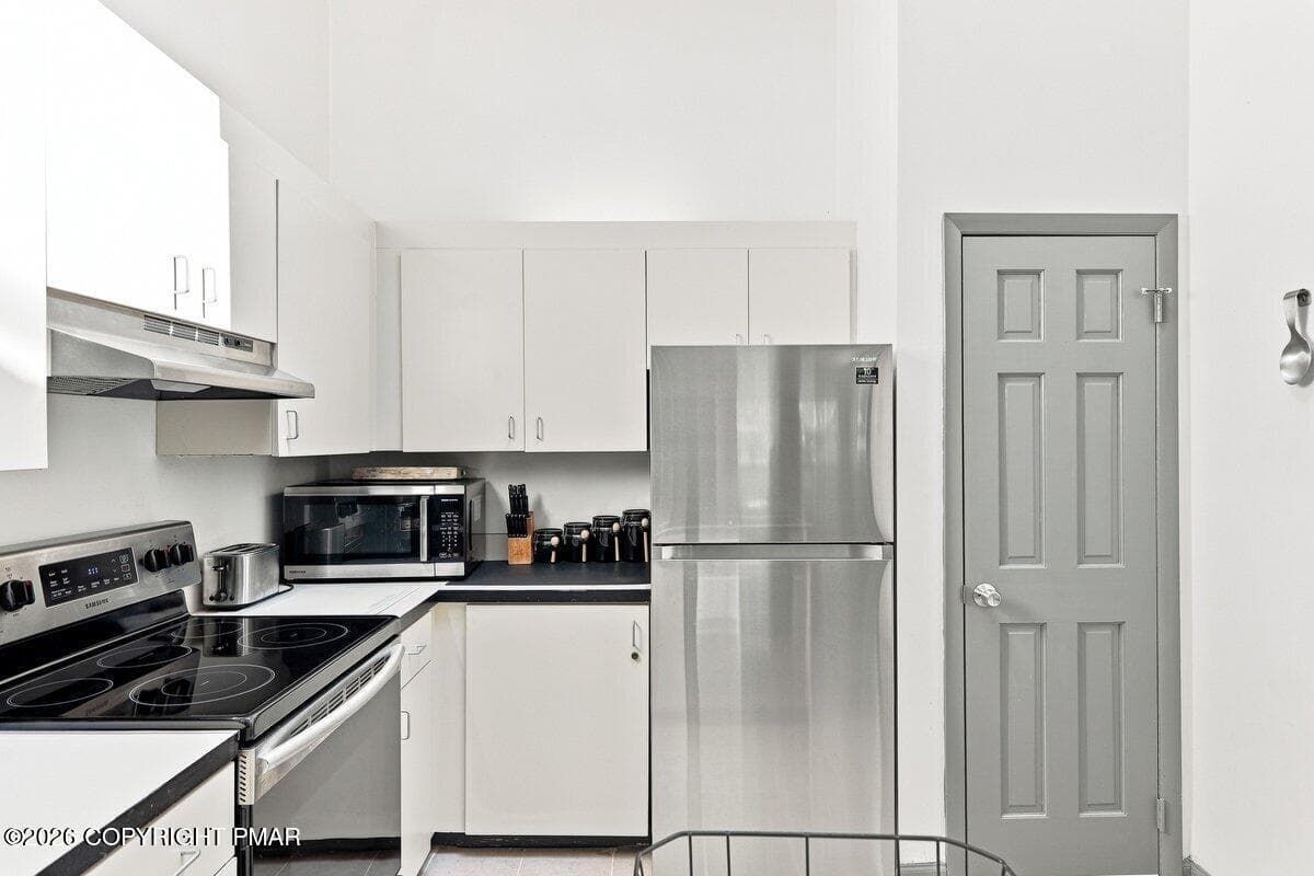 Kitchen - 129 Condor Dr. Drive 17, Tamiment, PA 18371